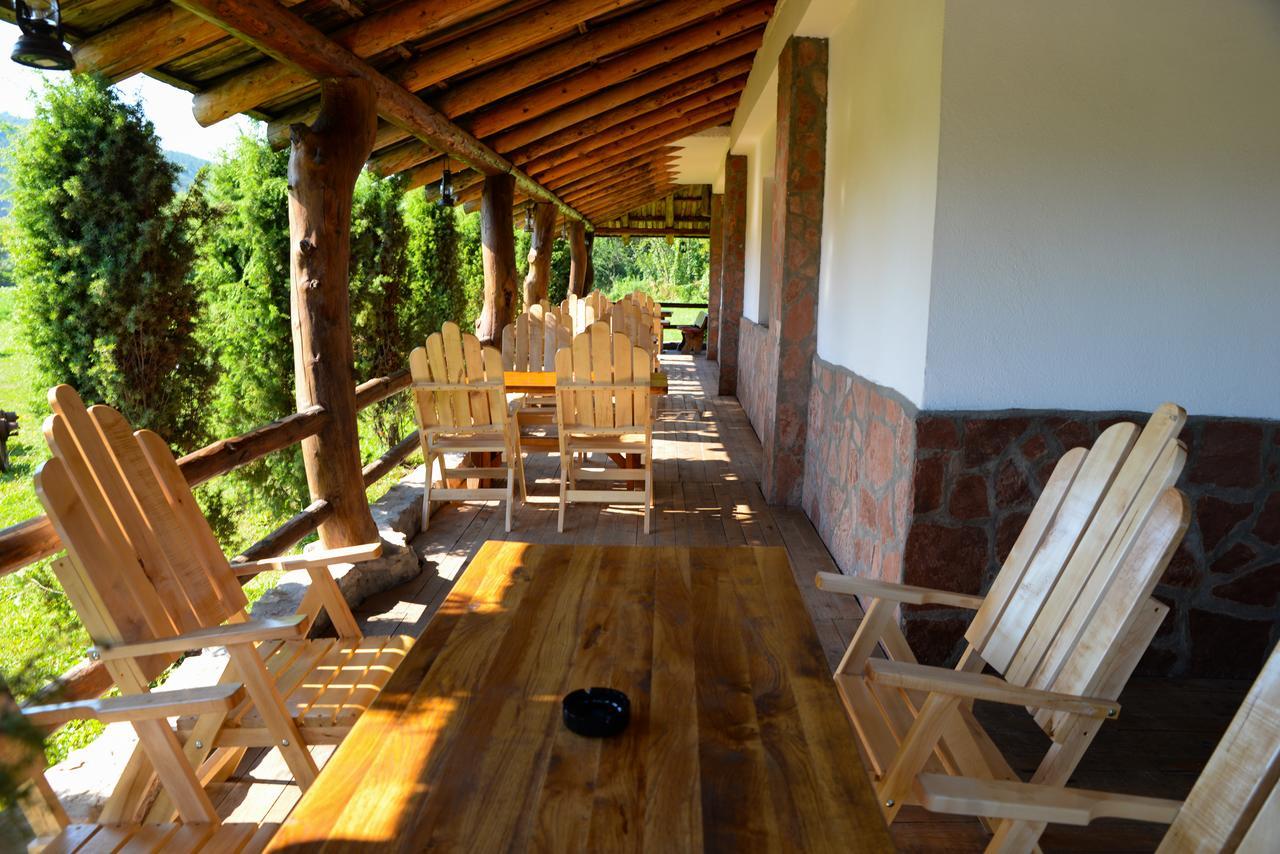 Motel Nacionalni Restoran Ognjiste Koruge Esterno foto
