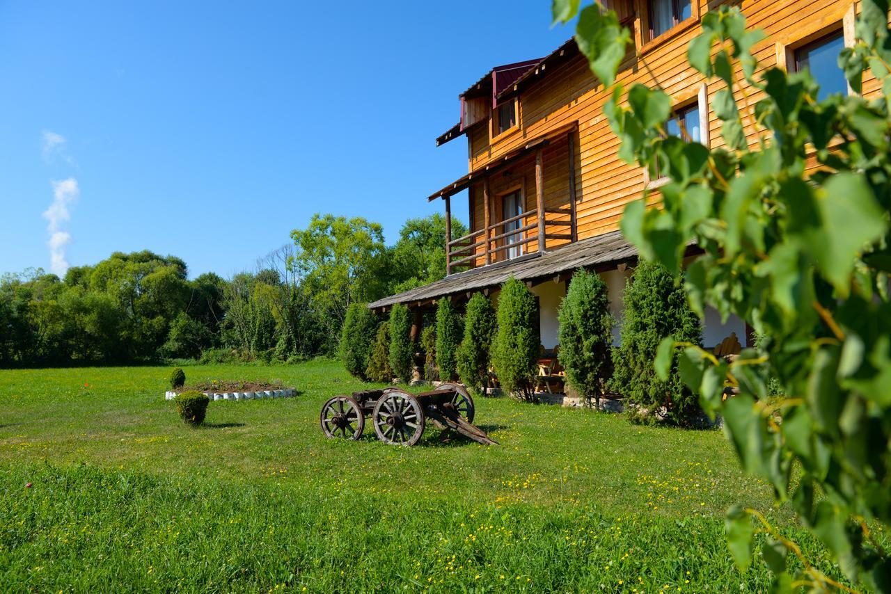 Motel Nacionalni Restoran Ognjiste Koruge Esterno foto
