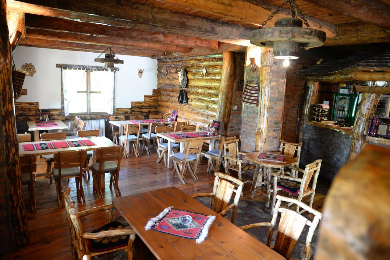 Motel Nacionalni Restoran Ognjiste Koruge Esterno foto