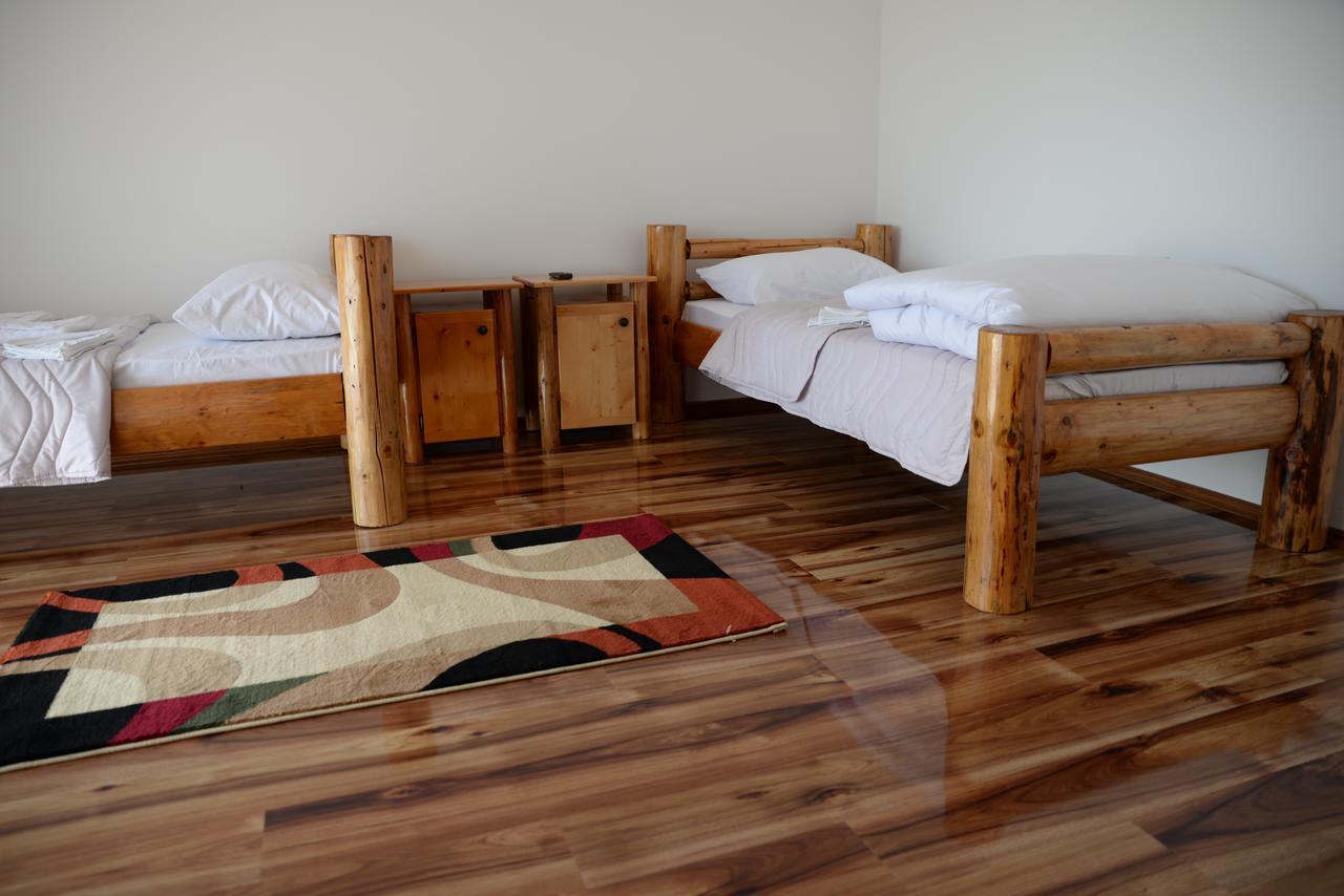 Motel Nacionalni Restoran Ognjiste Koruge Esterno foto